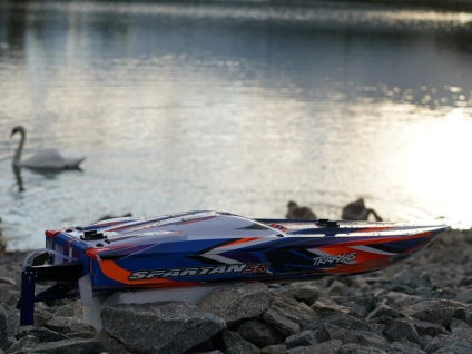 RC loď Traxxas Spartan SR